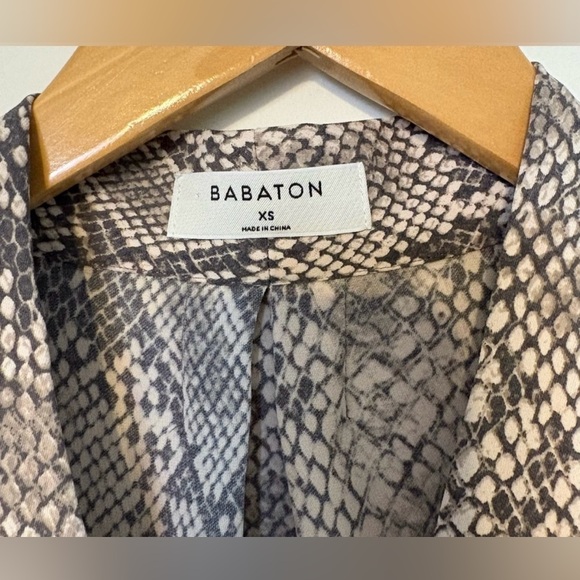 NWOT Aritzia Babaton Gray Snake Print Blazer size XS sku#52 - Picture 4 of 8